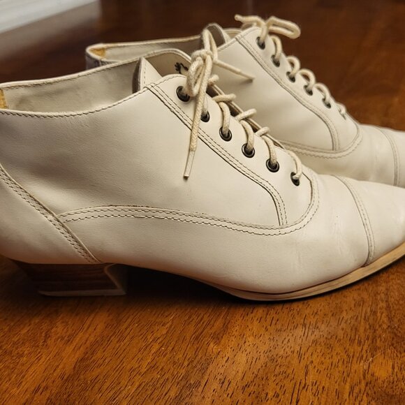 Corsina ~ Sz 6M ~ White Leather Ankle Hi Booties ~ Very Good Vintage Condition - Picture 4 of 9